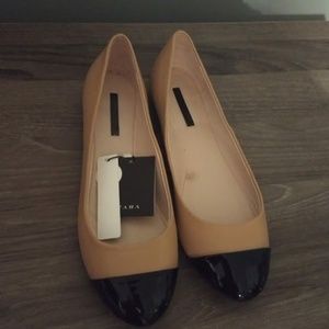 Zara tan and black patent shoes size 8